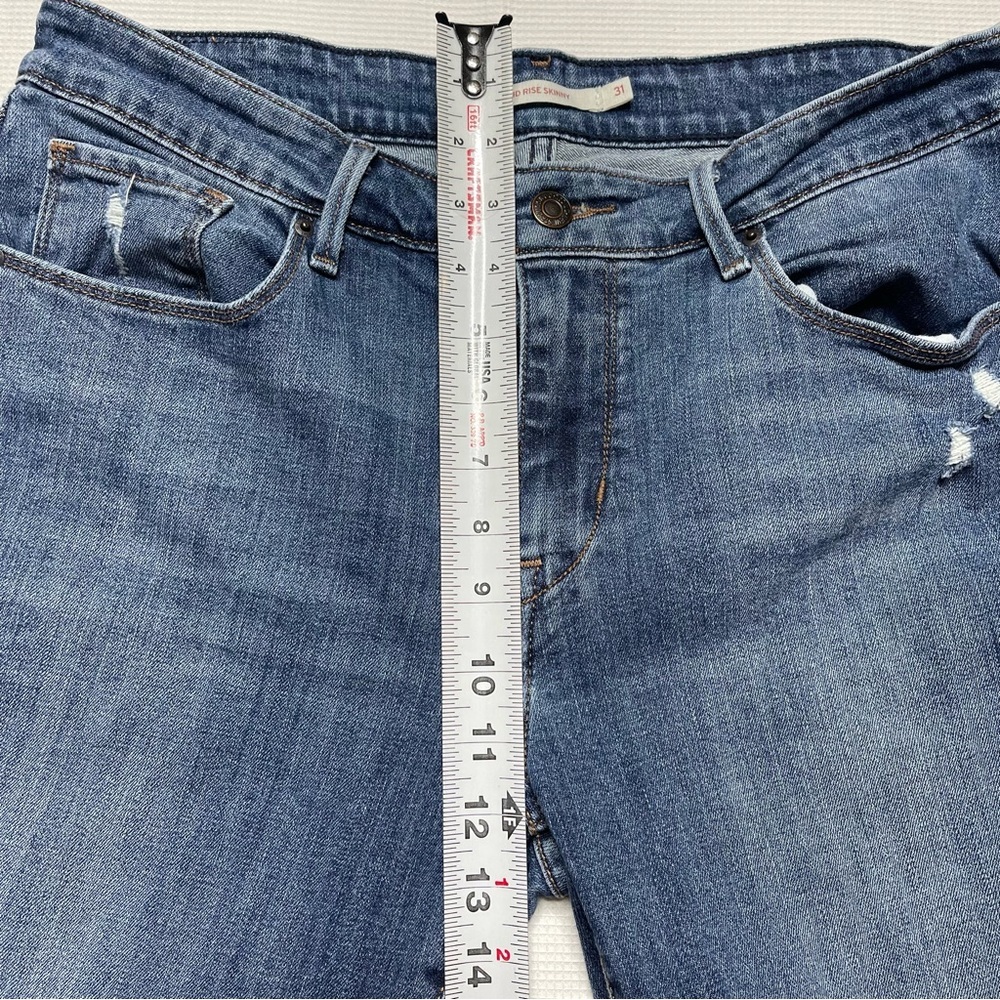Levis Medium Washed Mid Rise Skinny Jeans (31)‎ - Picture 9 of 11